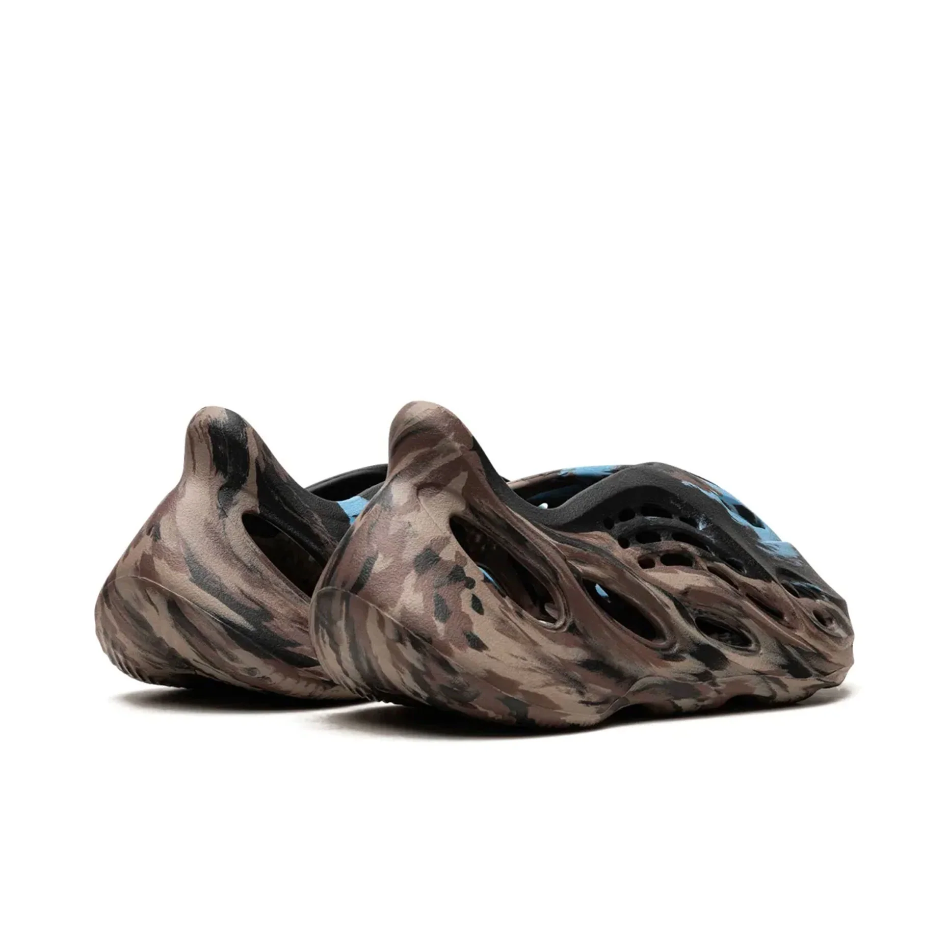 adidas Yeezy Foam RNNR MX Cinder - Image 3